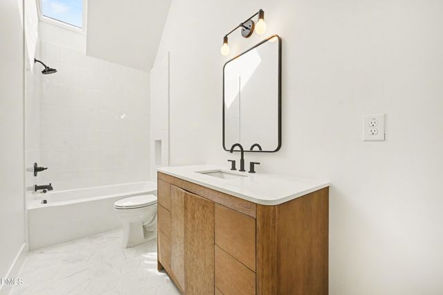 166 Daphine Drive, Hillsborough, NC 27278