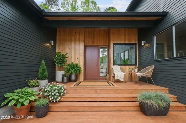 166 Daphine Drive, Hillsborough, NC 27278