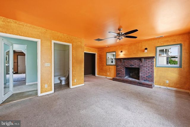 30 GLOVER AVE, Mount Ephraim, NJ 08059