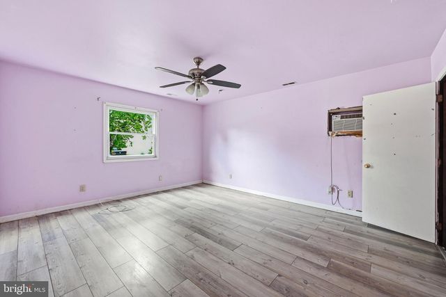 30 GLOVER AVE, Mount Ephraim, NJ 08059