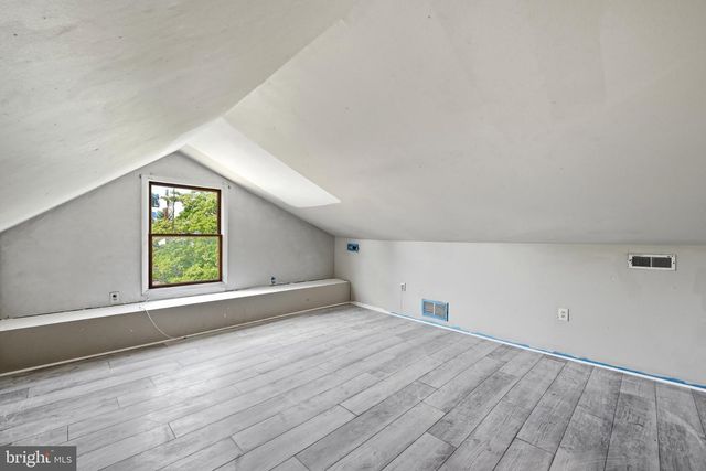 30 GLOVER AVE, Mount Ephraim, NJ 08059
