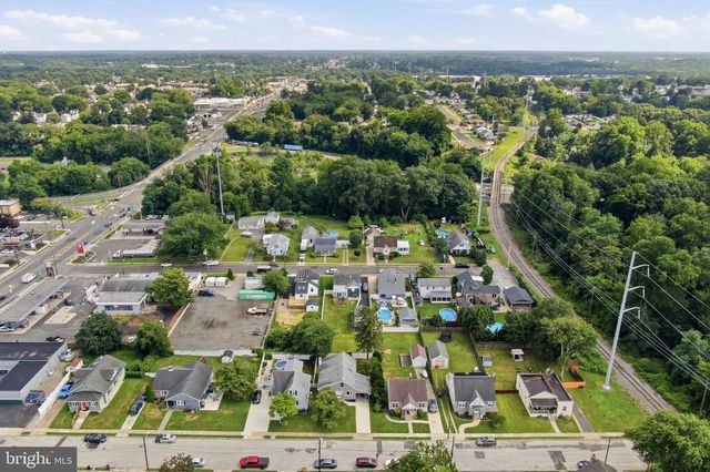 30 GLOVER AVE, Mount Ephraim, NJ 08059