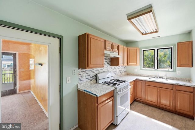 30 GLOVER AVE, Mount Ephraim, NJ 08059