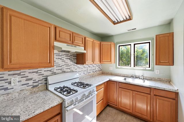 30 GLOVER AVE, Mount Ephraim, NJ 08059