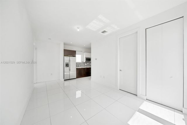 6400 NW 105th Pl, Doral, FL 33178