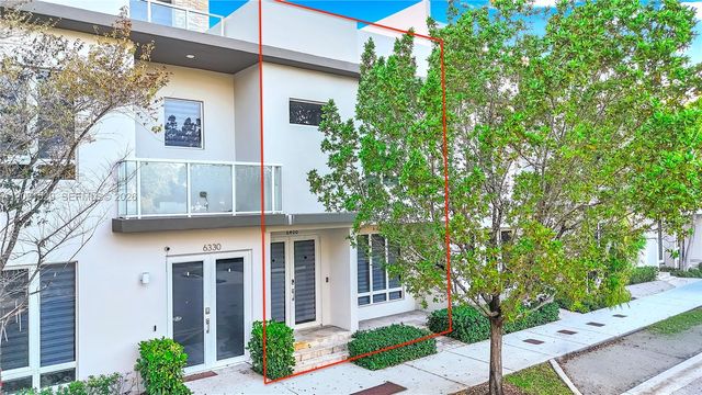 6400 NW 105th Pl, Doral, FL 33178