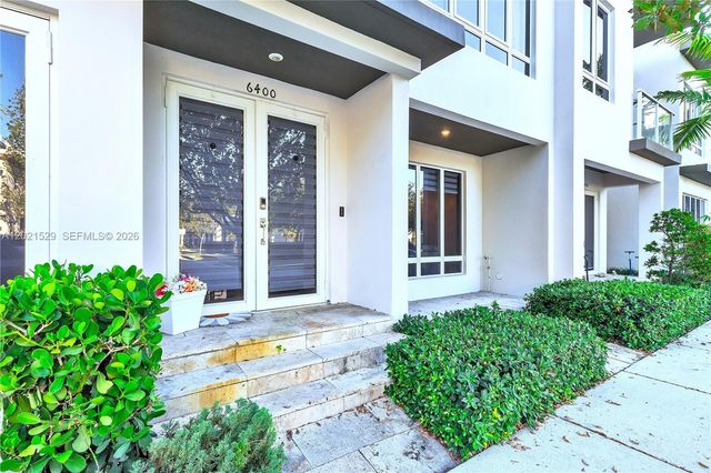 6400 NW 105th Pl, Doral, FL 33178