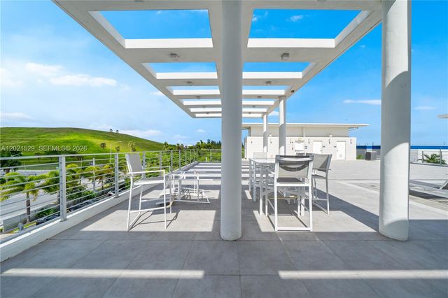 6400 NW 105th Pl, Doral, FL 33178