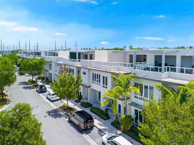 6400 NW 105th Pl, Doral, FL 33178