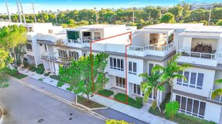 6400 NW 105th Pl, Doral, FL 33178