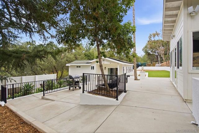 10243 Canyon, Escondido, CA 92026