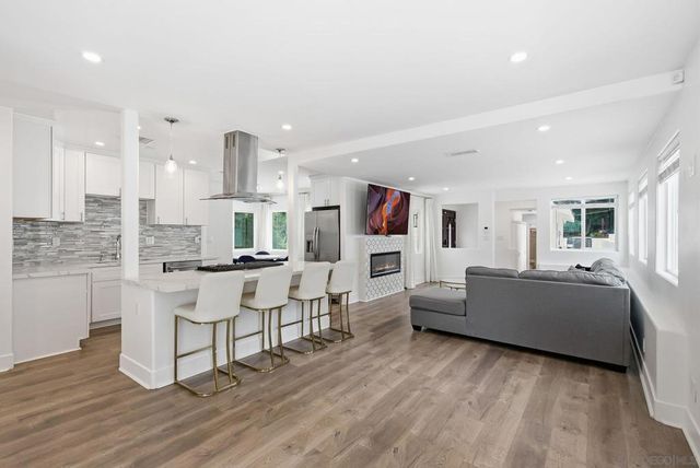 10243 Canyon, Escondido, CA 92026