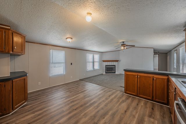 912 Skylark Drive, Granbury, TX 76049