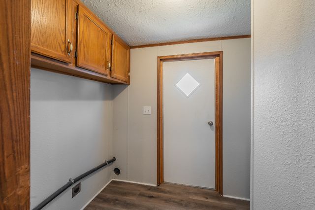 912 Skylark Drive, Granbury, TX 76049