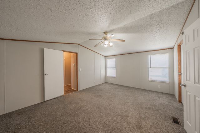 912 Skylark Drive, Granbury, TX 76049