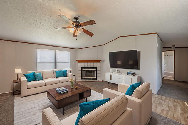 912 Skylark Drive, Granbury, TX 76049