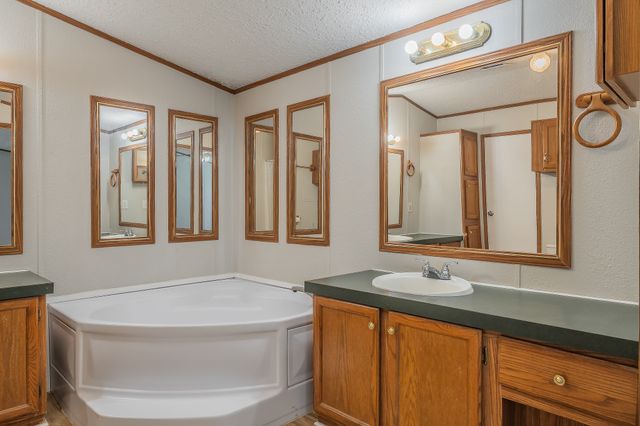 912 Skylark Drive, Granbury, TX 76049