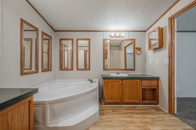 912 Skylark Drive, Granbury, TX 76049