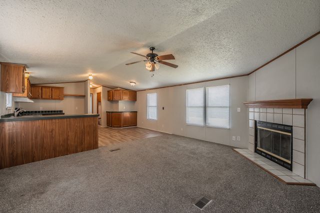 912 Skylark Drive, Granbury, TX 76049