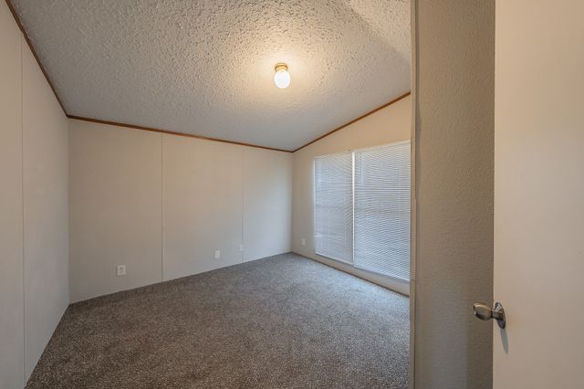 912 Skylark Drive, Granbury, TX 76049