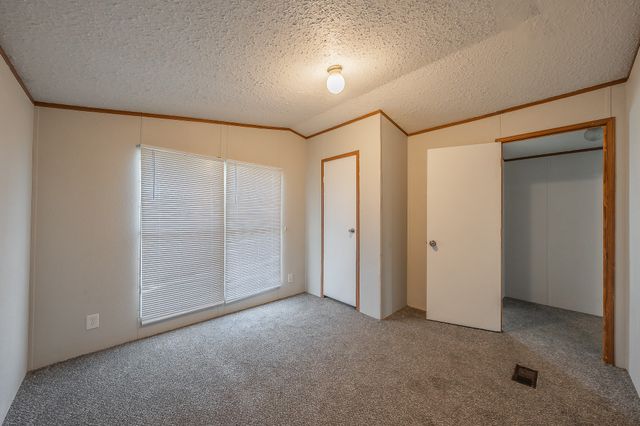 912 Skylark Drive, Granbury, TX 76049