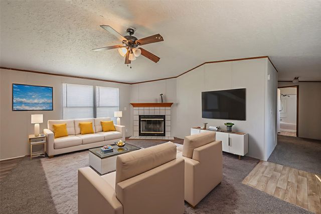 912 Skylark Drive, Granbury, TX 76049