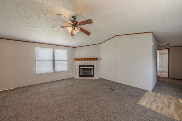 912 Skylark Drive, Granbury, TX 76049