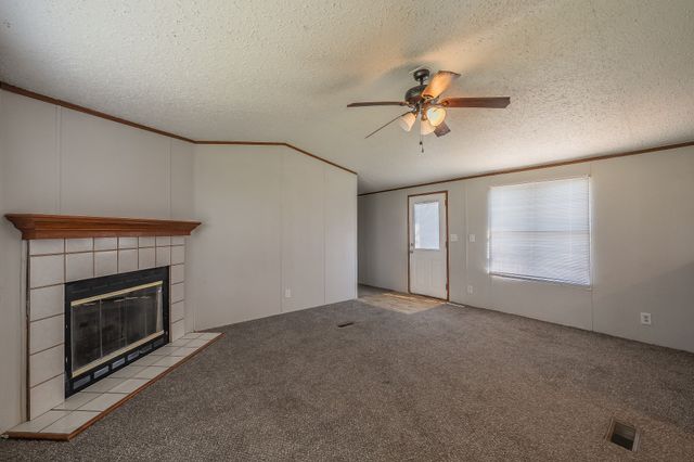 912 Skylark Drive, Granbury, TX 76049