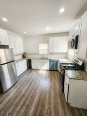 19 Cloverhill Pl, Montclair Twp., NJ 07042