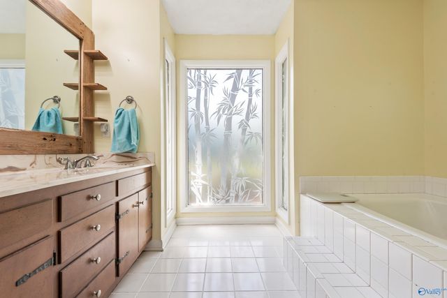 1611 SW Runnymead Avenue, Decatur, AL 35601