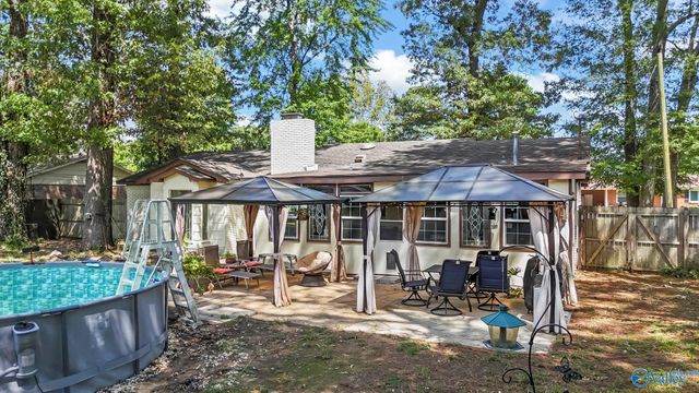 1611 SW Runnymead Avenue, Decatur, AL 35601