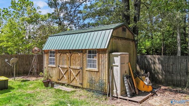 1611 SW Runnymead Avenue, Decatur, AL 35601