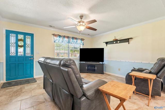 1611 SW Runnymead Avenue, Decatur, AL 35601