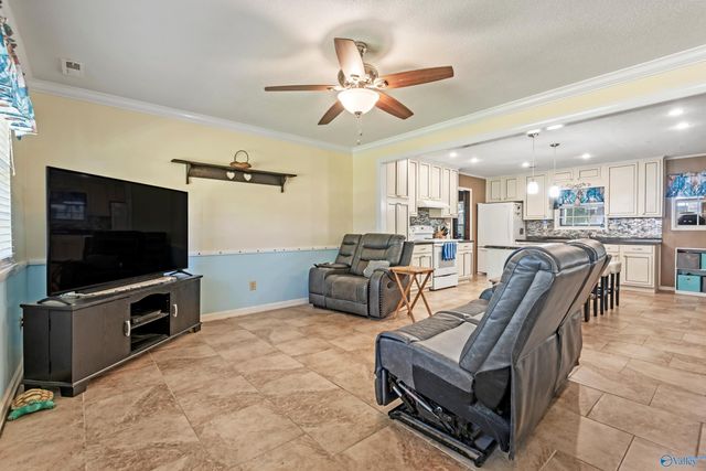 1611 SW Runnymead Avenue, Decatur, AL 35601