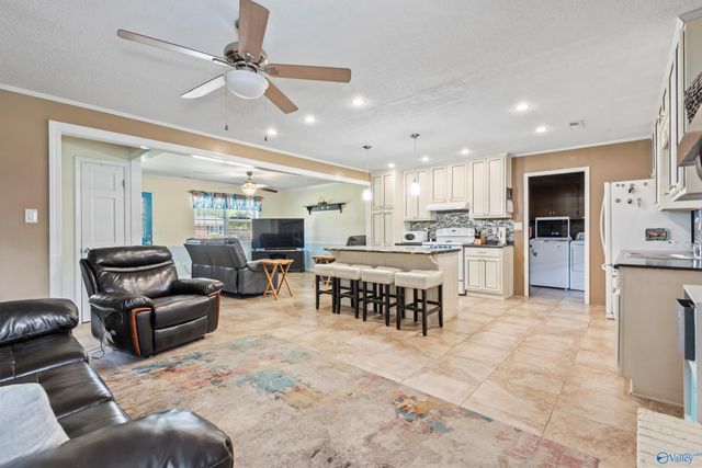 1611 SW Runnymead Avenue, Decatur, AL 35601