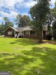 105 Braemar Drive, Fayetteville, GA 30215