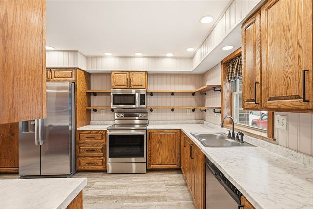 2398 Centennial Drive, Windber, PA 15963