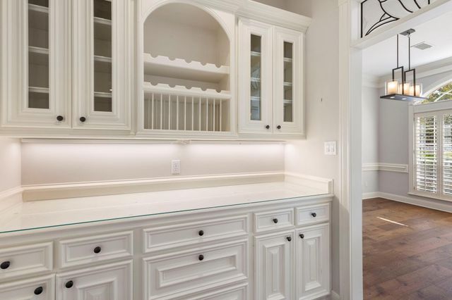 39 Pebble Cove Drive, The Woodlands, TX 77381