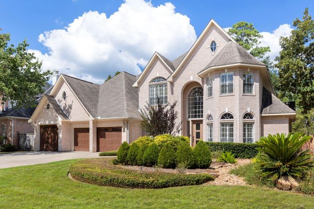 39 Pebble Cove Drive, The Woodlands, TX 77381
