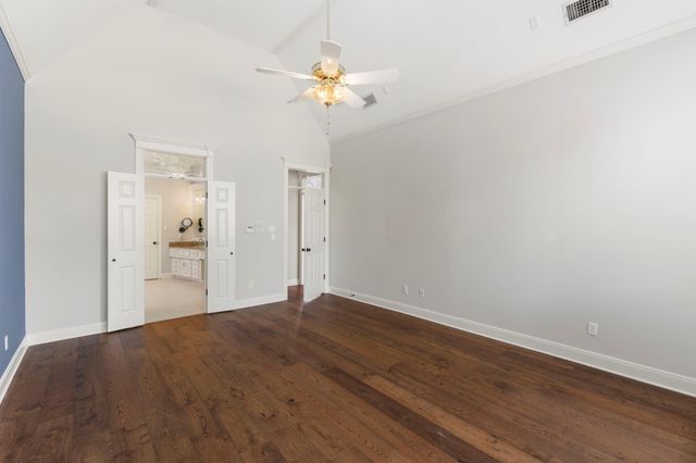 39 Pebble Cove Drive, The Woodlands, TX 77381