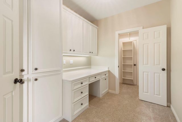 39 Pebble Cove Drive, The Woodlands, TX 77381