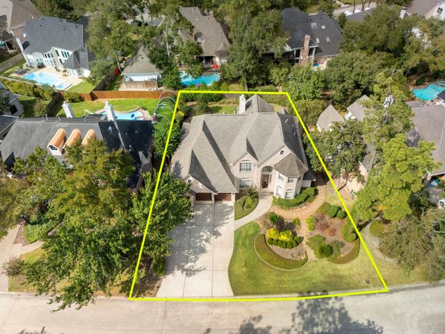39 Pebble Cove Drive, The Woodlands, TX 77381
