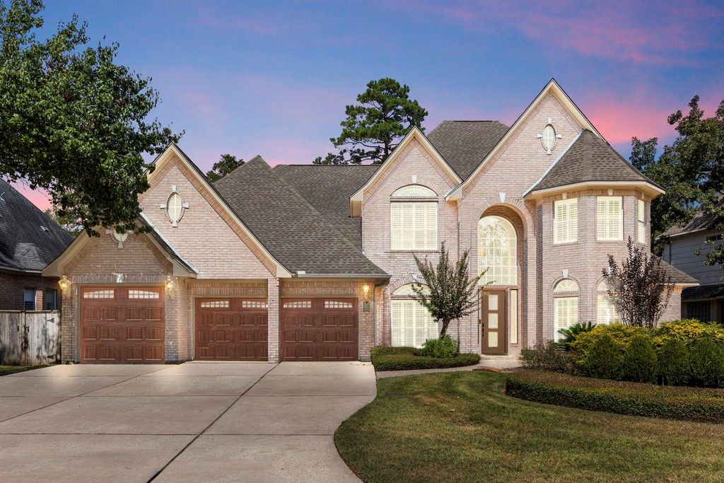 39 Pebble Cove Drive, The Woodlands, TX 77381