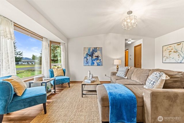 304 Olympia Street E, Rainier, WA 98576