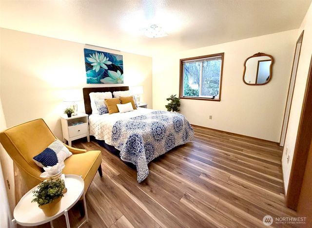 304 Olympia Street E, Rainier, WA 98576