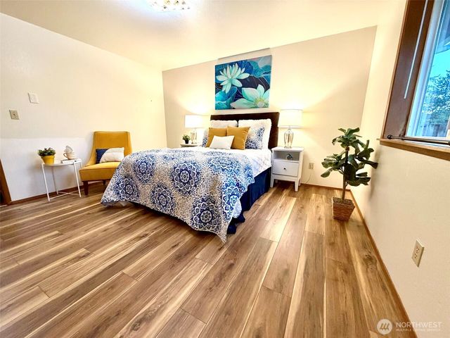 304 Olympia Street E, Rainier, WA 98576