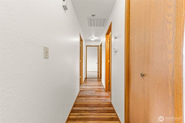 304 Olympia Street E, Rainier, WA 98576