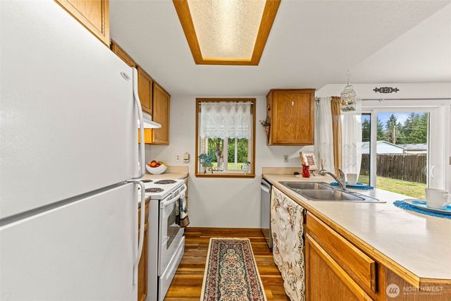 304 Olympia Street E, Rainier, WA 98576