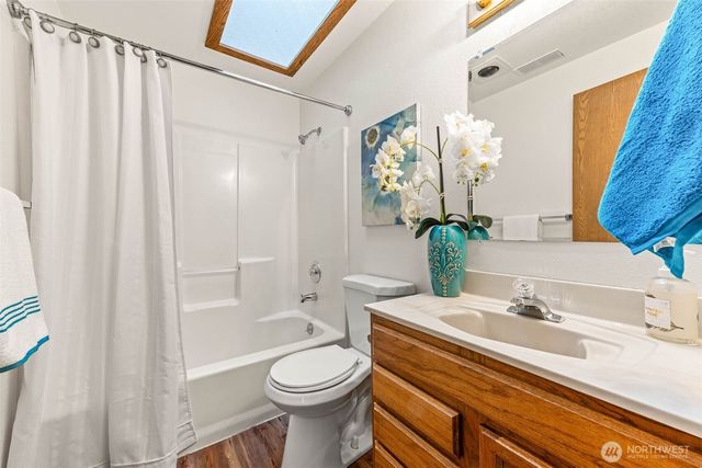 304 Olympia Street E, Rainier, WA 98576