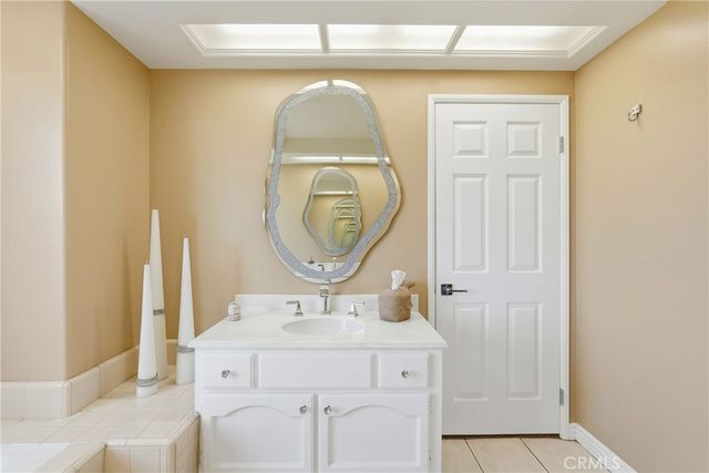 19225 Seabrook, Huntington Beach, CA 92648